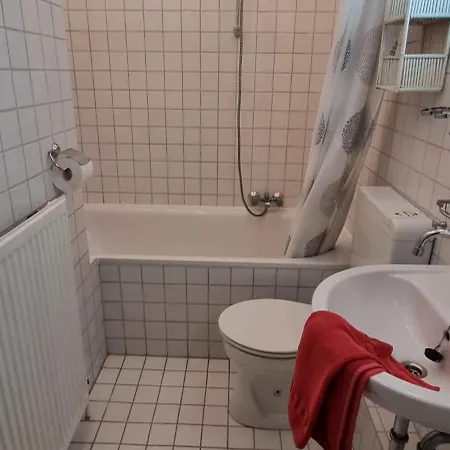 Rosa Canina, W1 شقة